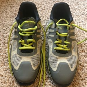 Men’s size 9.5 Nike hyperfuse golf shoes